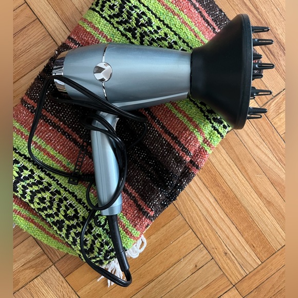 Conair Smooth Wrap Hair Dryer - Picture 1 of 5